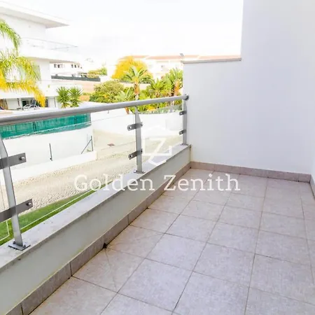 別荘 Vila Branca House By Golden Zenith